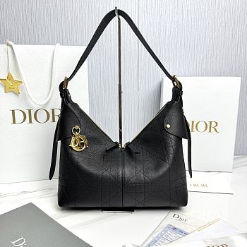 Medium Dior Voyage Bag Black Flat Macrocannage Grained Calfskin - 28x18x12cm