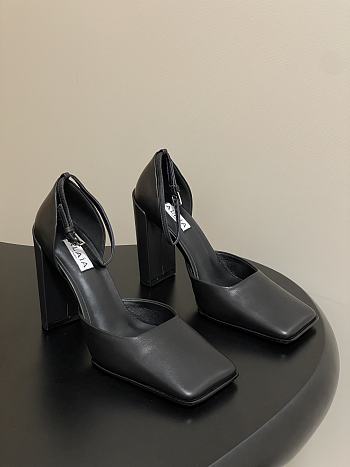 Alaia Square D'Orsay Pumps In Calfskin Black 9cm