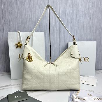 Large Dior Voyage Bag White Flat Macrocannage Grained Calfskin - 34x22x13cm