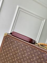 Pochette LV Bloom H36 Grenat Red M25525 - 23x10x4cm - 4