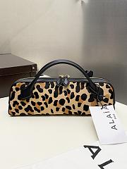Alaia Le Teckel Clutch In Leopard Haircalf - 31x10x7cm - 1