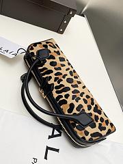 Alaia Le Teckel Clutch In Leopard Haircalf - 31x10x7cm - 2