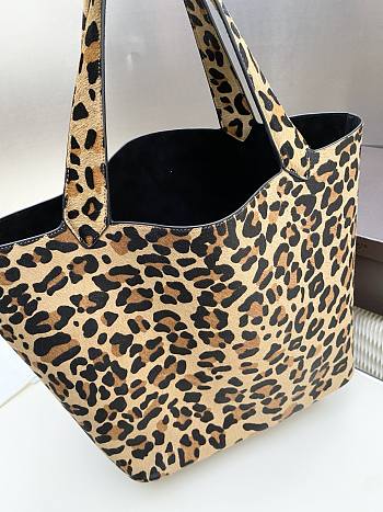 Alaia Le Cabas Bag In Leopard Haircalf - 32x32x23cm