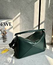 Loewe Large Puzzle Edge Bag In Grained Calfskin Green - 33x21.5x15cm - 4