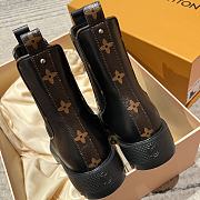 LV District Chelsea Ankle Boot Black 1AIBV9  - 6