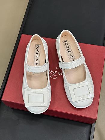 Roger Vivier Viv Low Mary Janes In Leather White