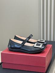 Roger Vivier Viv Low Mary Janes In Leather Black - 4