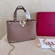 VLTN Rockstud Mini Shopping Bag In Grainy Calfskin Nude - 18.5x12.5x5.5cm - 1
