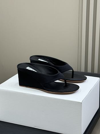 Alaia Cube Thong Mules In Satin Black 75mm