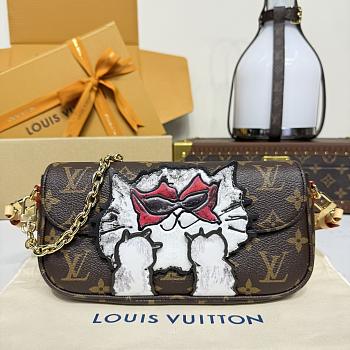 LV Travels With Grace Coddington Wallet on Chain Ivy M15148 - 23.5x12x4.3cm