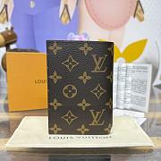 LV Travels With Grace Coddington Passport Cover M25753 - 14x10x2.5cm - 3