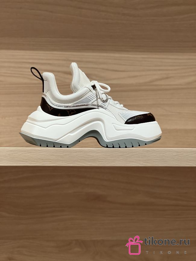 LV Archlight 2.0 Platform Sneaker Monogram White  - 1