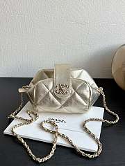 Chanel Cuff Bag Shiny Lambskin & Gold Tone Metal Gold -23x14x11cm - 3