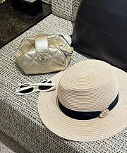 Chanel Cuff Bag Shiny Lambskin & Gold Tone Metal Gold -23x14x11cm - 2