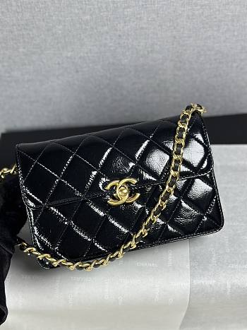 Chanel Mini Flap Bag Patent Lambskin & Gold Tone Metal Black - 19.5x12x5cm