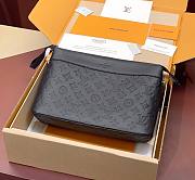 LV Pochette Voyage Souple Monogram Shadow M82545 - 30x21x7.5cm - 1