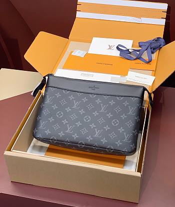 LV Pochette Voyage Souple Monogram Eclipse M82543 - 30x21x7.5cm