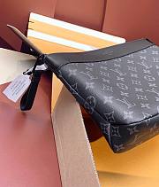 LV Pochette Voyage Souple Monogram Eclipse M82543 - 30x21x7.5cm - 6