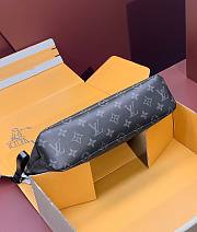 LV Pochette Voyage Souple Monogram Eclipse M82543 - 30x21x7.5cm - 2