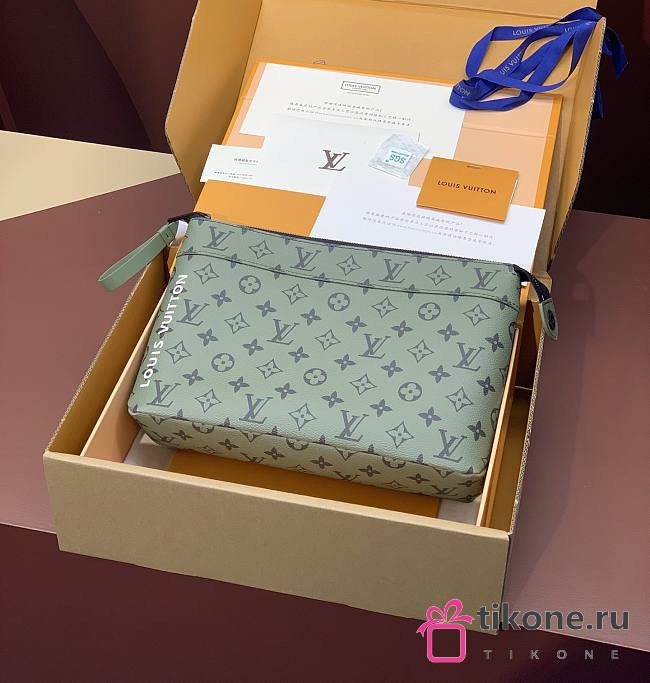 LV Pochette Voyage Souple Green M82800 - 30x21x7.5cm - 1