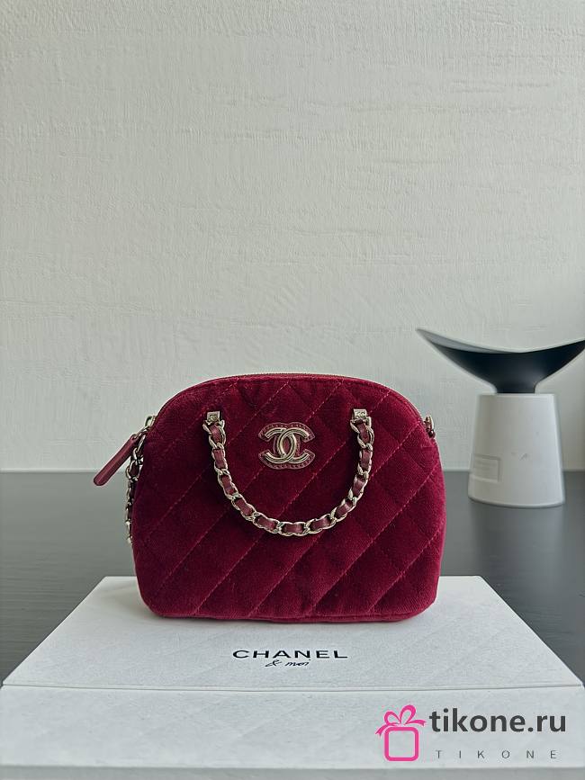 Chanel Clutch with Strap Velvet & Gold Metal Red - 11×16×5.5cm - 1