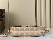 LV Travels With Grace Coddington Escape Meowgram M15134 - 30x21x7cm - 6