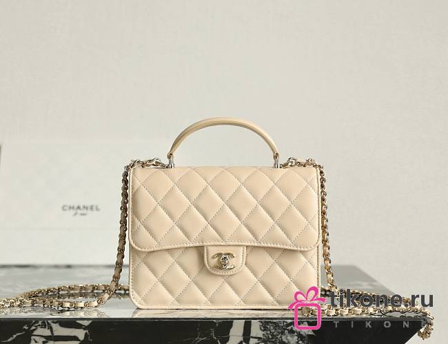 Chanel Backpack Shiny Lambskin & Gold Tone Metal Beige - 23x18x6cm - 1
