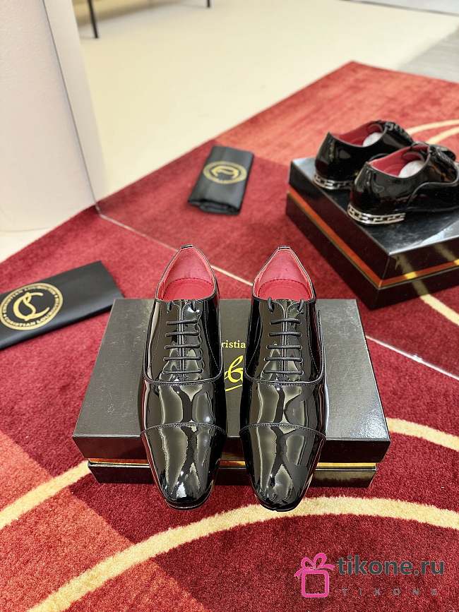 Men Christian Louboutin Greggy Chain Embellished Patent Leather Black - 1