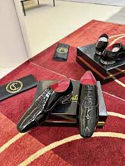 Men Christian Louboutin Greggy Chain Embellished Patent Leather Black - 2