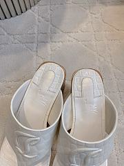 Christian Louboutin Tongamule 55mm Croc-Effect Leather White - 4