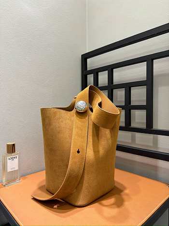 Loewe Large Pebble Bucket Bag In Suede Calfskin Tobacco - 33x28x28cm