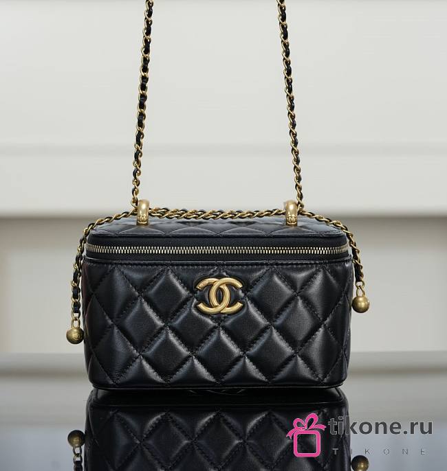 Chanel Small Pearl Crush Vanity Case Lambskin Quilted With Chain Black - 17x9.5x8cm - 1