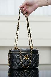 Chanel Small Pearl Crush Vanity Case Lambskin Quilted With Chain Black - 17x9.5x8cm - 3