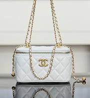 Chanel Small Pearl Crush Vanity Case Lambskin Quilted With Chain White - 17x9.5x8cm - 1