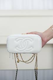Chanel Small Pearl Crush Vanity Case Lambskin Quilted With Chain White - 17x9.5x8cm - 6