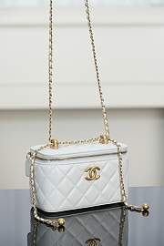 Chanel Small Pearl Crush Vanity Case Lambskin Quilted With Chain White - 17x9.5x8cm - 2