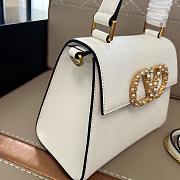 Valentino Garavani Vsling Small Handbag In Grainy Calfskin With Jewel Logo White - 22x17x9cm - 5
