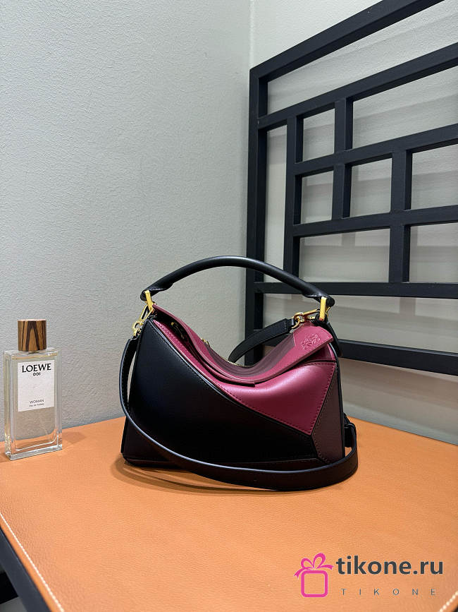 Loewe Small Puzzle Bag In Nappa Calfskin Black/Burgundy - 24x16.5x10.5cm - 1