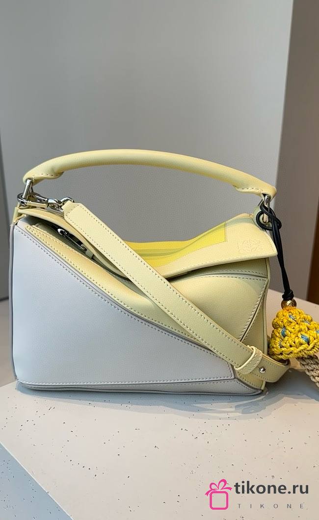 Loewe Small Puzzle Bag In Nappa Calfskin Pale Grey/Light Citrine - 24x16.5x10.5cm - 1