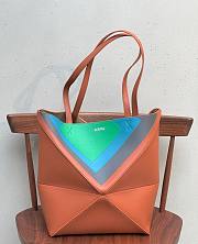 Loewe Medium Puzzle Fold Tote in Nappa Calfskin Caramel/Bright Green - 31x24.5x15cm - 1