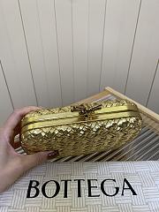 Bottega Veneta Knot Minaudiere Clutch Gold - 19x11.5x5cm - 3