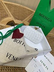 Bottega Veneta Knot Minaudiere Clutch White - 19x11.5x5cm - 1