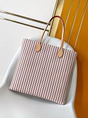 LV Travels With Grace Coddington Carry It Bicolor Beige Plum Cotton Canvas M15121 - 37x37x2cm - 2