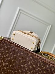 LV Capucines Mini Taurillon Leather Quartz/Misty M15117 - 21x13.6x8cm - 3