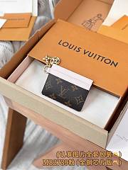 LV Charms Card Holder M82739 - 10.2x7.3x0.3cm - 1