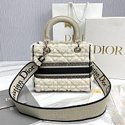 Dior Lady D-Lite Medium Bag Lambskin Wool Unbleached Caning White - 24x21x12cm  - 5