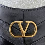 Valentino Garavani Hoboho Small Hobo Bag In Chevron Patterned Nappa Leather Black - 28x21.5x3cm  - 6