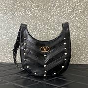 Valentino Garavani Hoboho Small Hobo Bag In Chevron Patterned Nappa Leather Black - 28x21.5x3cm  - 4