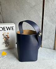 Loewe Medium Pebble Bucket In Smooth Calfskin Abyss Blue - 28x24.5x23.5cm - 5