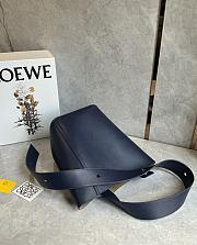 Loewe Medium Pebble Bucket In Smooth Calfskin Abyss Blue - 28x24.5x23.5cm - 2